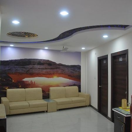 Hotel Krishna Galaxy Kanpur Extérieur photo