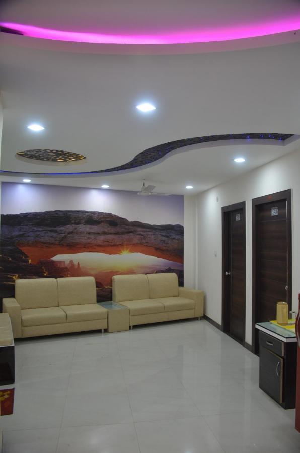 Hotel Krishna Galaxy Kanpur Extérieur photo