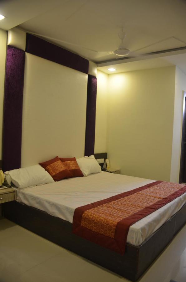 Hotel Krishna Galaxy Kanpur Extérieur photo